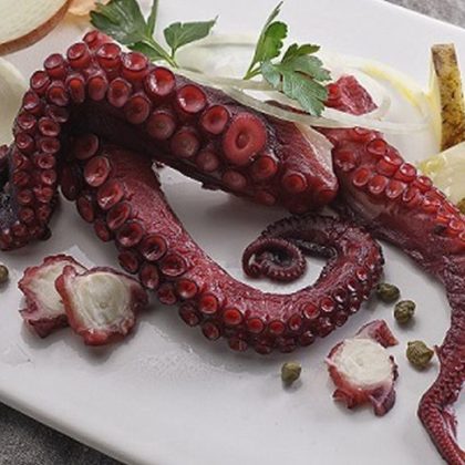 Kuhana hobotnica vakumsko pakirana